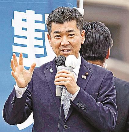 ９道府県の知事選が告示され、街頭演説する立憲民主党の泉健太代表。統一地方選前半戦では野党第１党の存在感を示しきれなかった＝３月２３日、千葉県市川市