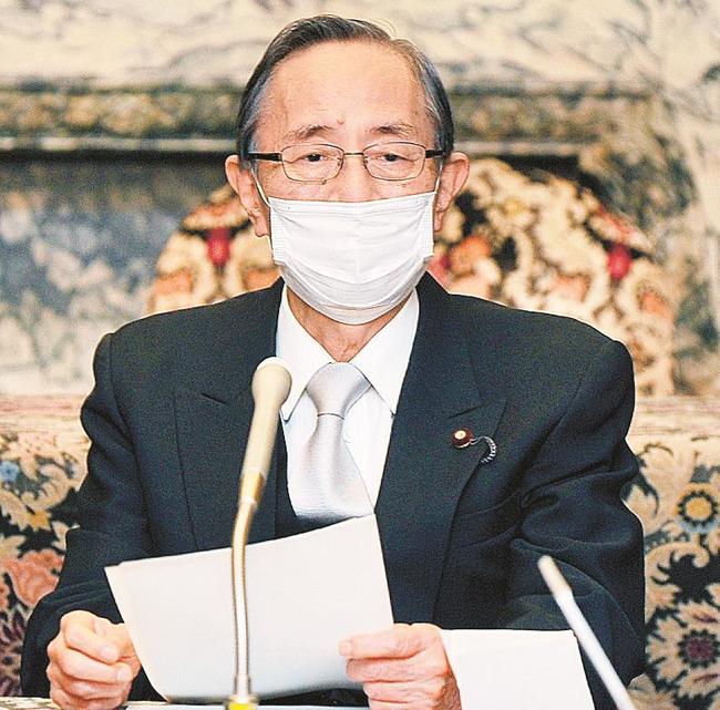 衆院議長の就任記者会見に臨む細田博之氏＝東京・永田町、国会