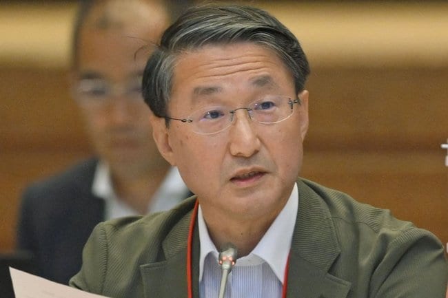 平井伸治氏
