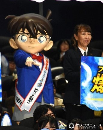 劇場版『名探偵コナン ハイウェイの堕天使』公開記念舞台あいさつに登壇した（左から）江戸川コナン、高山みなみ （C）ORICON NewS inc.