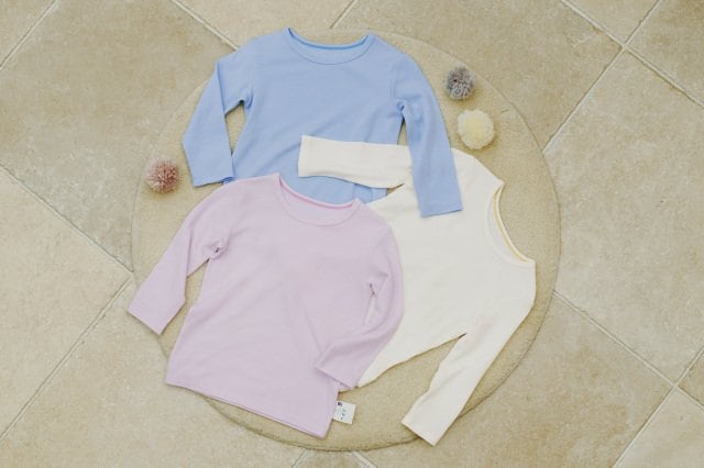 ユニクロから赤ちゃんのための「ヒートテックコットンクルーネックT」が新登場