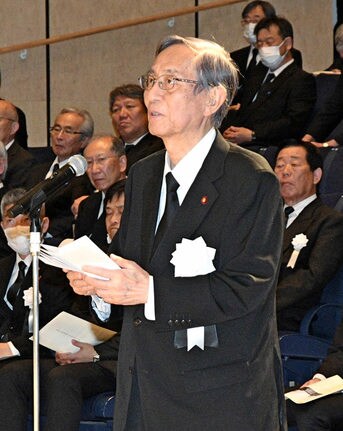 故青木幹雄氏のお別れの会で弔辞を読む細田博之衆院議長＝７月９日、出雲市大社町
