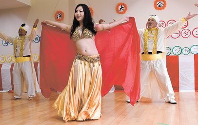 まりか☆様　華やかなネオンイエローのイヤリング　社交ダンス　ベリーダンス まりか☆様 華やかなネオンイエローのイヤリング 社交ダンス ベリー