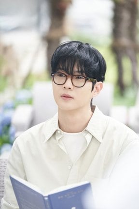 『私と結婚してくれますか？』に出演するチェ・ウシク＝ディズニープラス スター独占配信中（C) 2025 Disney and its related entities