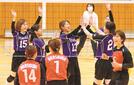 【決勝・大社ＡＬＬ｜荒島】第２セット、優勝を決めてコートで喜びを分かち合う大社ＡＬＬの選手たち（奥）