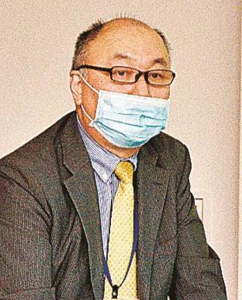 現代社会における法医学の重要性を説く近藤稔和教授＝出雲市塩冶町、島根大医学部