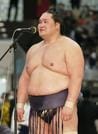 優勝しインタビューで笑顔を見せる照ノ富士＝両国国技館