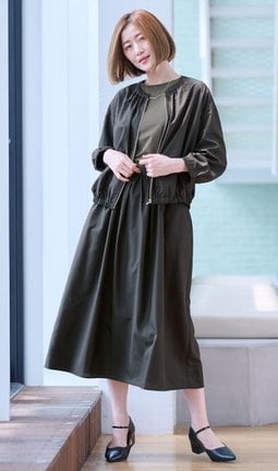 “ビジネス向けのブルゾンセットアップ”