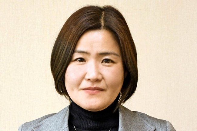 村穂江利子氏