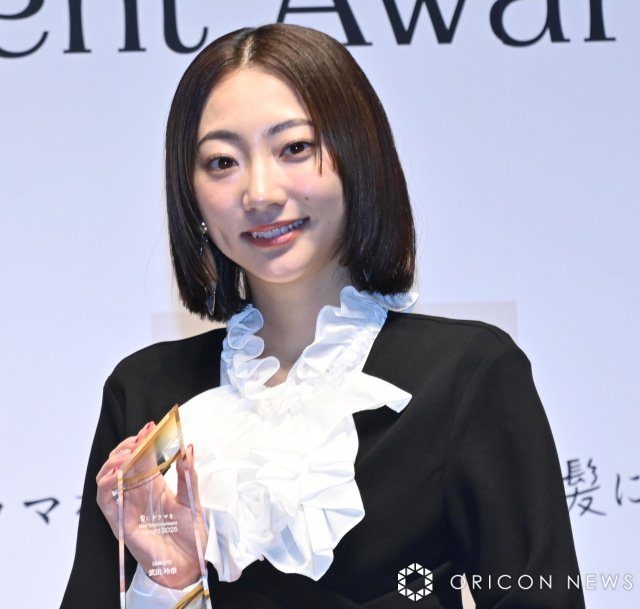 ツヤツヤ“美髪”を表彰された武田玲奈 （C）ORICON NewS inc.