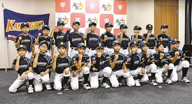 全国大会に向けて意気込む神戸川スポーツ少年団野球クラブの選手＝出雲市今市町、市役所