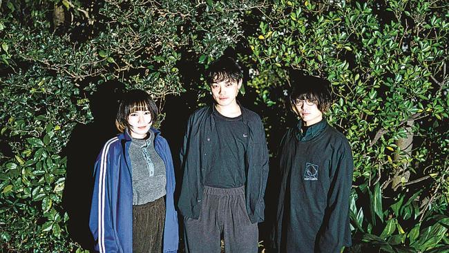「ｇｉｎｇｅｒ」のメンバー。左からなかもとせりかさん、ながたなおやさん、奏さん