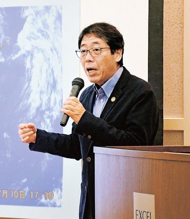 猛暑への注意を呼びかける森朗さん＝松江市朝日町、松江エクセルホテル東急