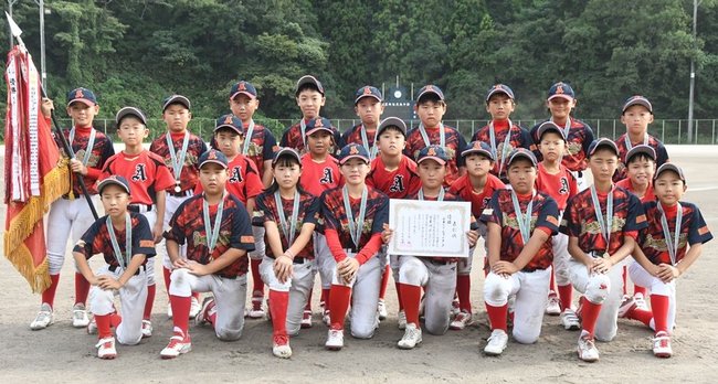 優勝した安来ドリームファイターズ