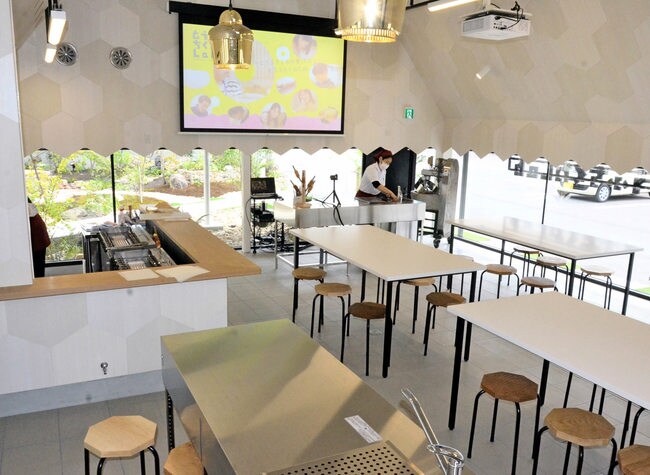 ２日にオープンする「とうふちくわＬａｂ」＝鳥取市河原町布袋
