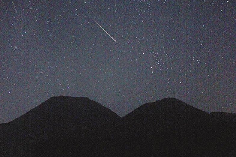 さんいんきらめく星 ペルセウス座流星群を見よう 8月13、14日が