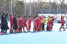 山陰対決を制し、２連覇に喜ぶ横田男子メンバー＝東京・大井ホッケー競技場