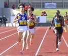 男子5000メートル　13分48秒90で日本勢最高の２位となった三浦龍司（左手前）＝相模原ギオンスタジアム