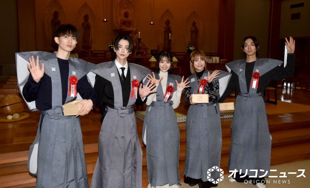 豆まきに登場した(左から)樋口幸平、池田匡志、志田こはく、桃月なしこ、駒木根葵汰 (C)ORICON NewS inc.