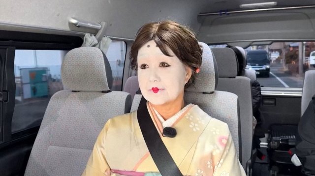 わしらが子供の頃からこんな感じ！」ピンクの電話“よっちゃん”清水