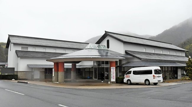 営業を停止している「ゆかり館」＝出雲市佐田町原田