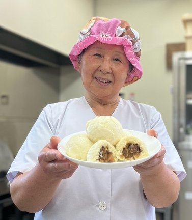 浜田市弥栄町の有志が手作りした猪まんじゅう＝浜田市弥栄町長安本郷