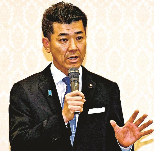 衆院島根１区補選に関して「裏金の是非を問う大事な選挙だ」と語る泉健太代表＝松江市殿町、サンラポーむらくも