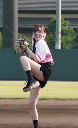 由良朱合のセレモニアルピッチの模様