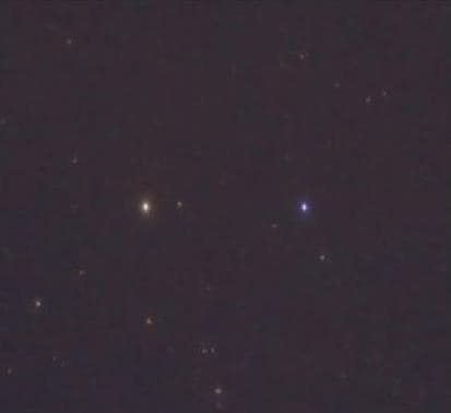 ふたご座のカストル（右）とポルックス＝１月２２日、出（いず）雲（も）市芦渡（あしわた）町で撮影（さつえい）