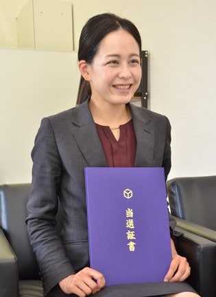 三バン無しの松江市議会議員選挙を勝ち抜き、「選挙の常識が覆せた」と話す