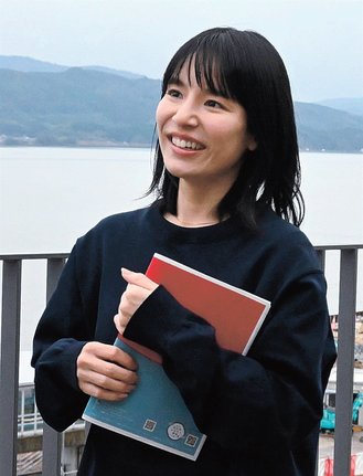 松江の思い出を話す生越千晴さん＝松江市末次町、市役所
