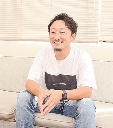 受賞を喜ぶＴＫ　ＷＯＲＫＳの武田冬也さん＝松江市内
