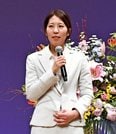 感想戦で対局を振り返る里見香奈倉敷藤花＝岡山県倉敷市、倉敷市芸文館