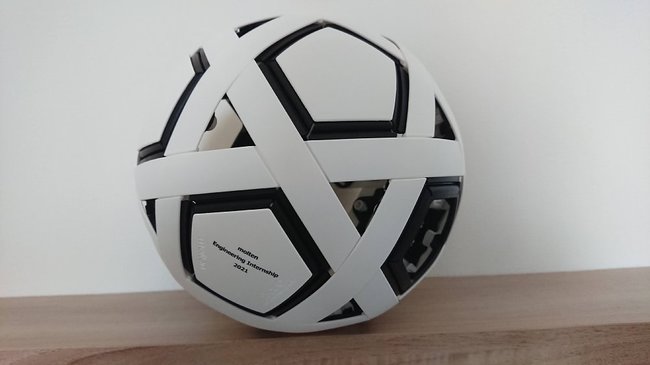 組み立て式サッカーボール「マイフットボールキット」