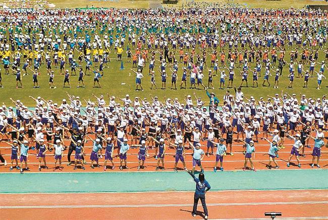 多くの児童が参加した2019年の松江市連合体育大会の様子（松江市小体連提供）