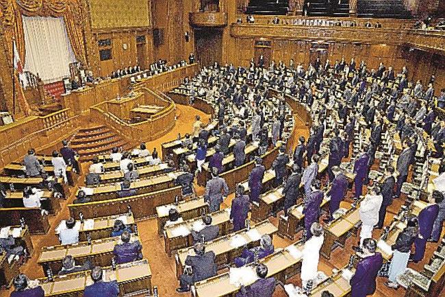 「ＧＸ脱炭素電源法」が可決、成立した参院本会議＝５月３１日