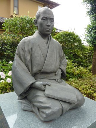 吉田松陰の像＝東京都世田谷区の松陰神社