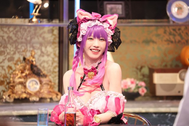 24日放送のフジテレビ系『酒のツマミになる話』に出演するえなこ （C）フジテレビ