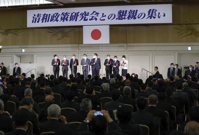 2021年12月に開かれた自民党安倍派（清和政策研究会）の政治資金パーティー。「政治とカネ」の問題がまた繰り返された＝東京都内のホテル