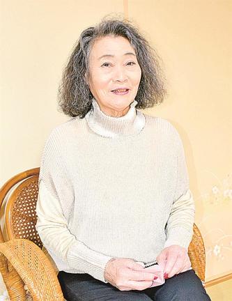 内閣総理大臣賞受賞の喜びを語る木村静子さん＝江津市内