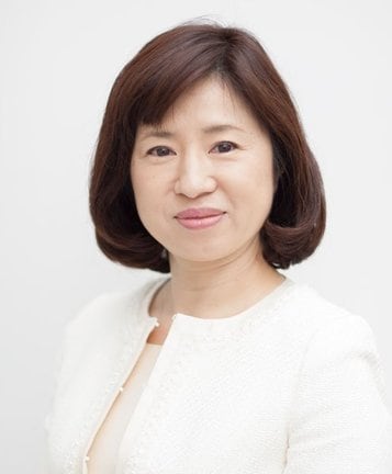 田中　里沙氏