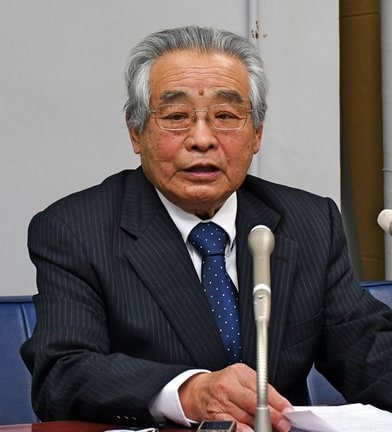 衆院島根１区補選の立候補を表明する佐々木信夫氏＝松江市殿町、県庁