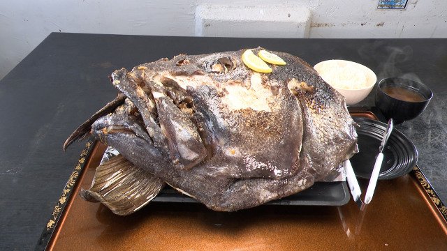 7日放送『オモウマい店』=ダマされたどっ切り定食の本日の塩焼き定食(C)中京テレビ