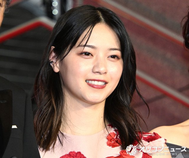 舘ひろしのチャーミングな一面に笑顔をみせた西野七瀬(C)ORICON NewS inc.