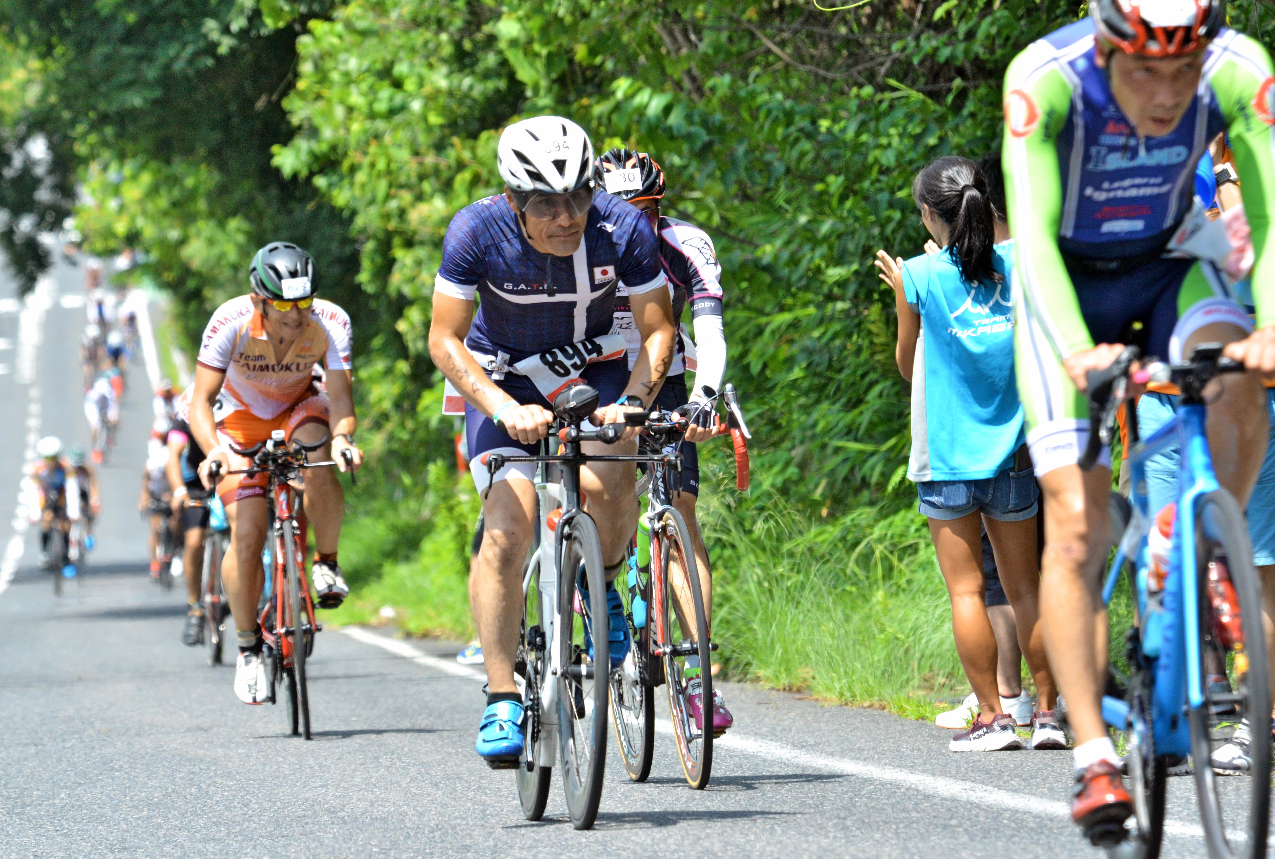 朝刊先読み ３年ぶりにトライアスロン大会開催 計１１１１人が力走 山陰中央新報デジタル