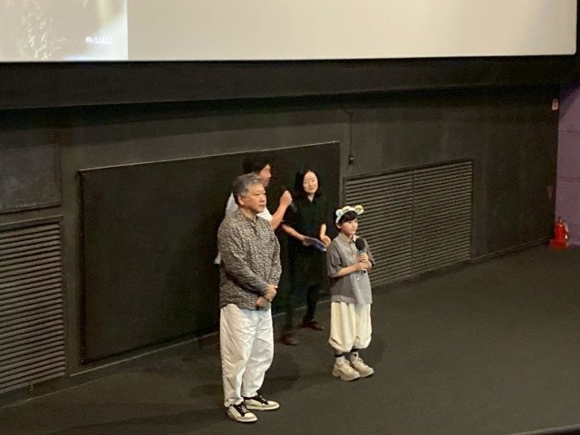 映画『箱の中の羊』韓国で舞台あいさつに登壇した是枝裕和監督、くわ木里夢
