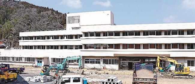 工事が進む津和野町役場新庁舎