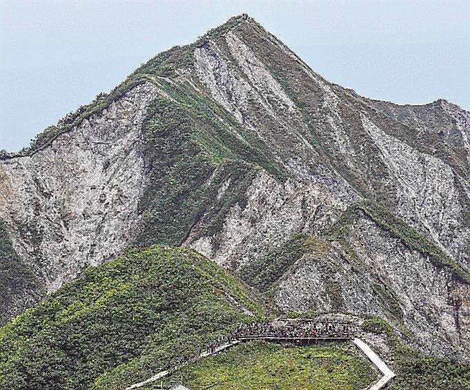 大山 大山が「行ってみたい山」 6位から3位に | 山陰中央新報デジタル