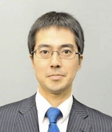 高見康裕氏