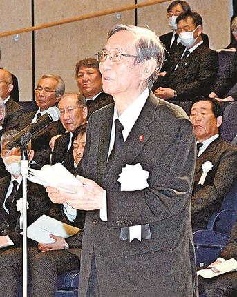 故青木幹雄氏のお別れの会で弔辞を読む細田博之衆院議長＝７月９日、出雲市大社町